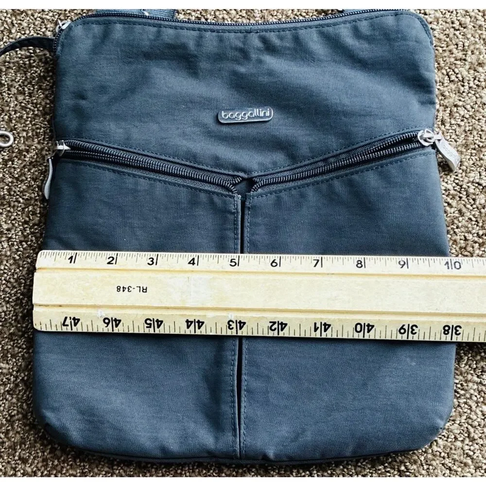 Baggalini Horizon Gray Bag has Pkts,Slip Pkt Zippers Hot Pink Lining Crossbody - Picture 8 of 8